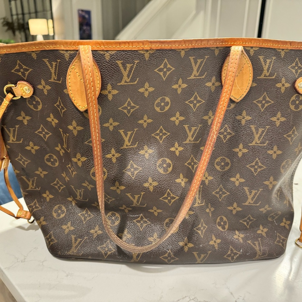 Authentic Louis Vuitton Neverfull Tote mm